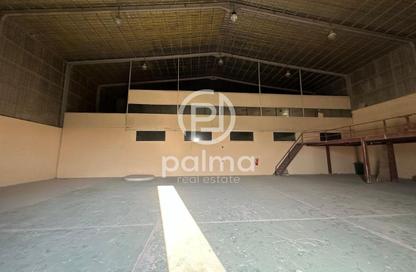 Warehouse - Studio - 3 Bathrooms for rent in Industrial Area 3 - Industrial Area - Industrial Area - Doha