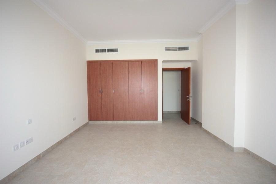 2 BR Apartment with MarinaView at The Pearl Island thumbnail 11