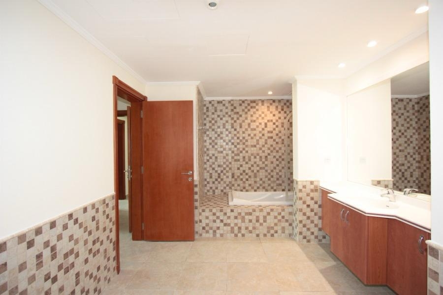2 BR Apartment with MarinaView at The Pearl Island thumbnail 7