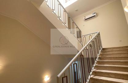 Villa - 5 Bedrooms - 6 Bathrooms for rent in Simaisma Street - Umm Ghuwailina - Doha