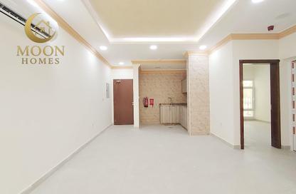 Apartment - 2 Bedrooms - 2 Bathrooms for rent in Umm Ghuwailina 4 - Umm Ghuwailina - Doha Apartment - 2 Bedrooms - 2 Bathrooms for rent in Umm Ghuwailina 4 - Umm Ghuwailina - Doha