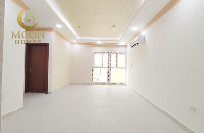 Apartment - 2 Bedrooms - 2 Bathrooms for rent in Umm Ghuwailina 4 - Umm Ghuwailina - Doha Apartment - 2 Bedrooms - 2 Bathrooms for rent in Umm Ghuwailina 4 - Umm Ghuwailina - Doha