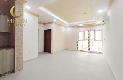 شقة - 2 غرف نوم - 2 حمامات للايجار في أم غويلينا 4 - أم غويلينا - الدوحة