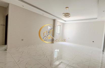 Apartment - 3 Bedrooms - 2 Bathrooms for rent in OqbaBin Nafie Steet - Old Airport Road - Doha