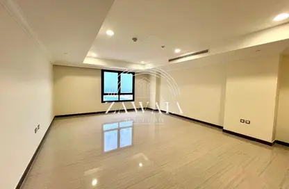 Apartment - 1 Bedroom - 2 Bathrooms for rent in Tower 24 - Porto Arabia - The Pearl Island - Doha