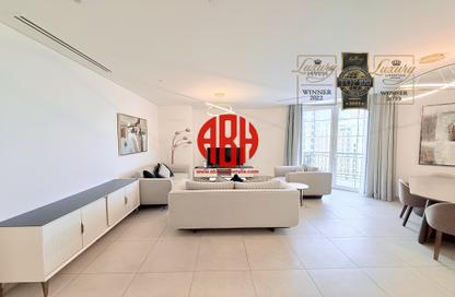 Apartment - 2 Bedrooms - 4 Bathrooms for rent in Floresta Gardens - Floresta Gardens - The Pearl Island - Doha