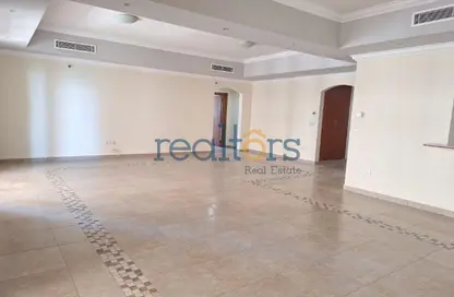 Apartment - 2 Bedrooms - 3 Bathrooms for rent in East Porto Drive - Porto Arabia - The Pearl Island - Doha