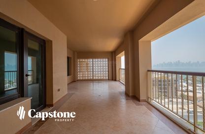 Apartment - 1 Bedroom - 2 Bathrooms for sale in West Porto Drive - Porto Arabia - The Pearl Island - Doha