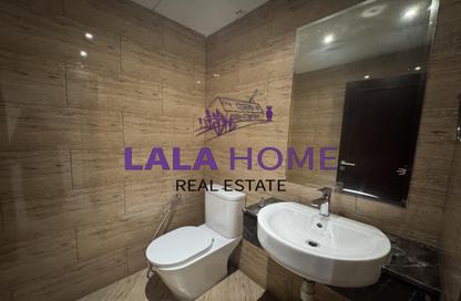 Apartment - 2 Bedrooms - 3 Bathrooms for rent in Tower 28 - Porto Arabia - The Pearl Island - Doha