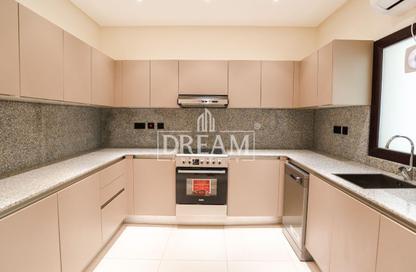 Apartment - 3 Bedrooms - 3 Bathrooms for rent in Umm Ghuwalina - Umm Ghuwailina - Doha Apartment - 3 Bedrooms - 3 Bathrooms for rent in Umm Ghuwalina - Umm Ghuwailina - Doha