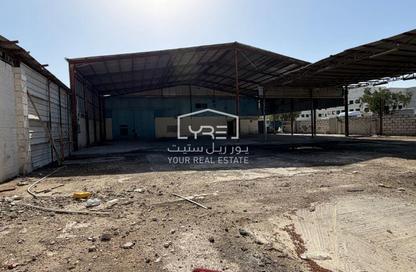 Warehouse - Studio - 4 Bathrooms for rent in Industrial Area 1 - Industrial Area - Doha
