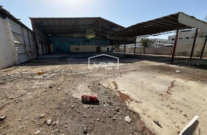 Warehouse - Studio - 4 Bathrooms for rent in Industrial Area 1 - Industrial Area - Doha