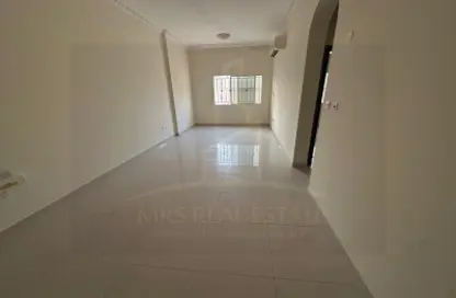 شقة - 2 غرف نوم - 2 حمامات للايجار في شقق مساكن المطار القديم - طريق المطار القديم - الدوحة