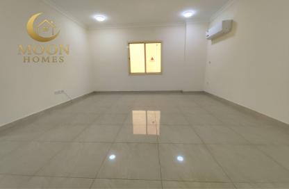 Apartment - 3 Bedrooms - 3 Bathrooms for rent in Salaja Street - Doha Al Jadeed - Doha