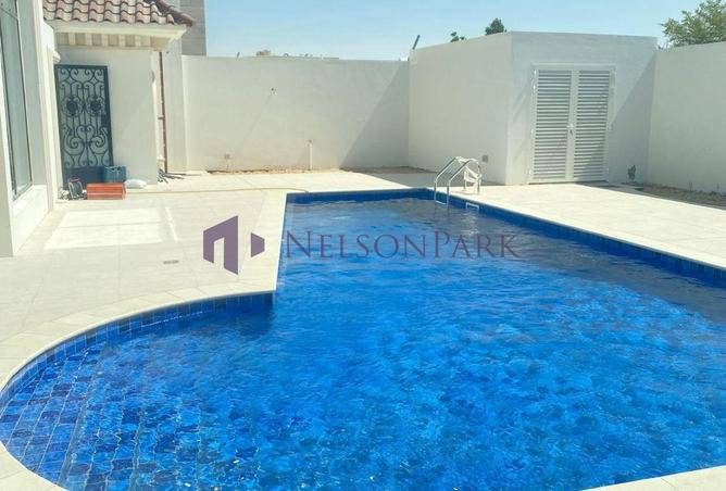 983595 - Property Image 3