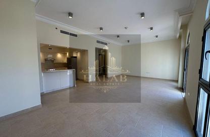Apartment - 3 Bedrooms - 3 Bathrooms for sale in Murano - Qanat Quartier - The Pearl Island - Doha