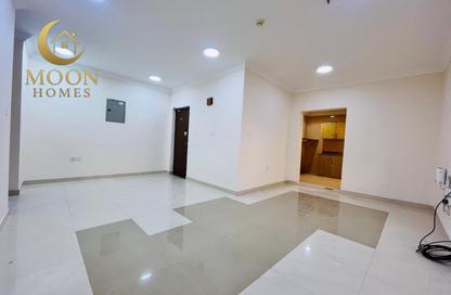 Apartment - 1 - 1 for rent in Umm Ghwailina Comm - Umm Ghuwalina - Umm Ghuwailina - Doha