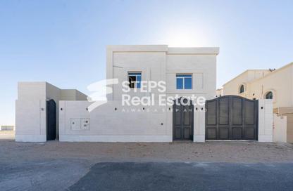Villa - 6 Bedrooms - 7 Bathrooms for sale in Umm Salal Ali - Umm Salal Ali - Doha