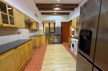 مجمع سكني - 5 غرف نوم - 6 حمامات للايجار في وست باي لاجون - بحيرة وست لاجون - الدوحة