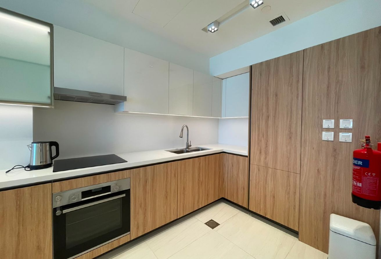 BEAUTIFUL 1BED APARTMENT WITH BIG SEA VIEW BALCONY thumbnail 7