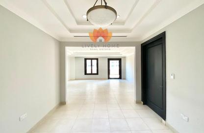 Apartment - 3 Bedrooms - 4 Bathrooms for rent in West Porto Drive - Porto Arabia - The Pearl Island - Doha