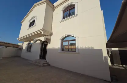 فيلا - 4 غرف نوم - 5 حمامات للايجار في شارع الحمرا - الثمامة - الدوحة