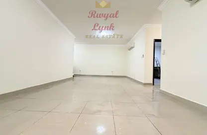 Apartment - 3 Bedrooms - 2 Bathrooms for rent in Al Sadd Road - Al Sadd - Doha