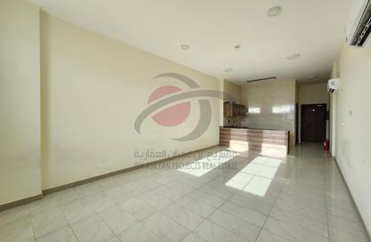 Apartment - Studio - 1 Bathroom for rent in New Doha - Doha