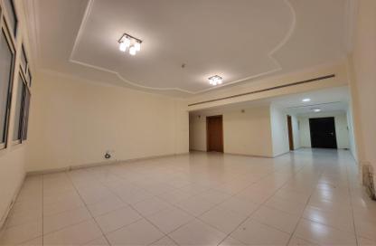 Apartment - 3 Bedrooms - 3 Bathrooms for rent in Al Zubair Bakkar Street - Al Sadd - Doha