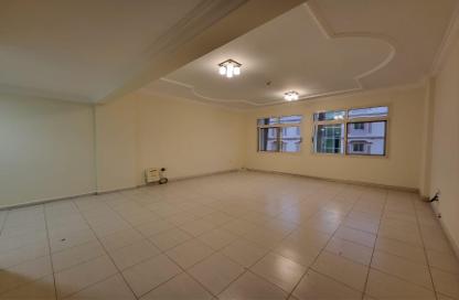 Apartment - 3 Bedrooms - 3 Bathrooms for rent in Al Zubair Bakkar Street - Al Sadd - Doha