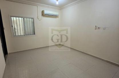 Apartment - Studio - 1 for rent in Madinat Khalifa Building 58 - Madinat Khalifa South - Madinat Khalifa - Doha Apartment - Studio - 1 for rent in Madinat Khalifa Building 58 - Madinat Khalifa South - Madinat Khalifa - Doha