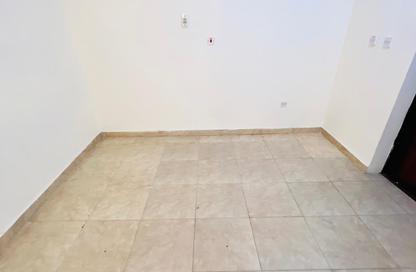 Apartment - 1 Bedroom - 1 Bathroom for rent in Madinat Khalifa Building 58 - Madinat Khalifa South - Madinat Khalifa - Doha Apartment - 1 Bedroom - 1 Bathroom for rent in Madinat Khalifa Building 58 - Madinat Khalifa South - Madinat Khalifa - Doha