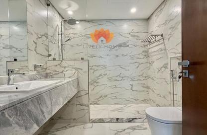 Apartment - 2 Bedrooms - 3 Bathrooms for sale in Marina Tower 23 - Marina District - Lusail