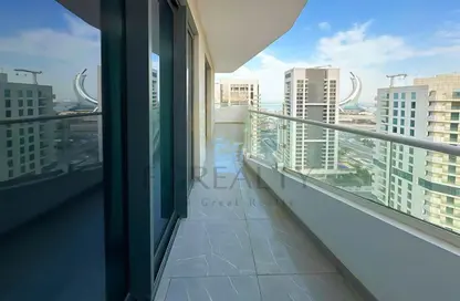 Apartment - 2 Bedrooms - 3 Bathrooms for sale in Marina Residences 195 - Marina District - Lusail