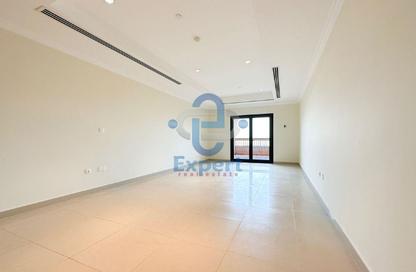 Apartment - Studio - 1 for rent in East Porto Drive - Porto Arabia - The Pearl Island - Doha