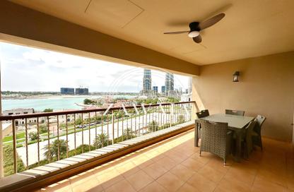 Apartment - 2 Bedrooms - 3 Bathrooms for rent in West Porto Drive - Porto Arabia - The Pearl Island - Doha