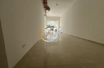 محل تجاري - استوديو - 1 حمام للايجار في شارع المطار القديم - طريق المطار القديم - الدوحة