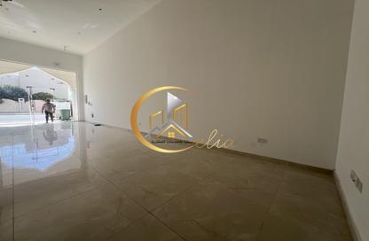 Shop - Studio - 1 Bathroom for rent in Old Airport Road - Old Airport Road - Doha Shop - Studio - 1 Bathroom for rent in Old Airport Road - Old Airport Road - Doha
