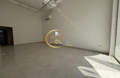 Shop - Studio - 1 Bathroom for rent in Old Airport Road - Old Airport Road - Doha