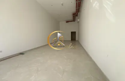 Shop - Studio - 1 Bathroom for rent in Old Airport Road - Old Airport Road - Doha