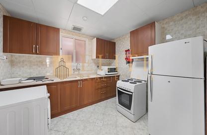 Apartment - 2 Bedrooms - 3 Bathrooms for rent in Al Sadd Road - Al Sadd - Doha