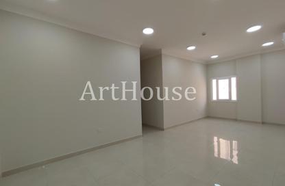 Apartment - 2 Bedrooms - 2 Bathrooms for rent in Al Nasr Street - Al Nasr - Doha