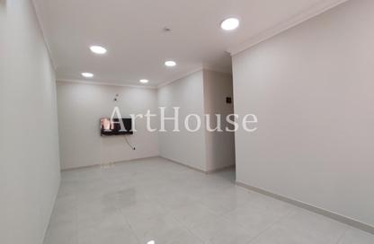 Apartment - 2 Bedrooms - 2 Bathrooms for rent in Al Nasr Street - Al Nasr - Doha