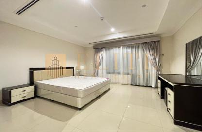 Apartment - 1 Bedroom - 2 Bathrooms for rent in East Porto Drive - Porto Arabia - The Pearl Island - Doha