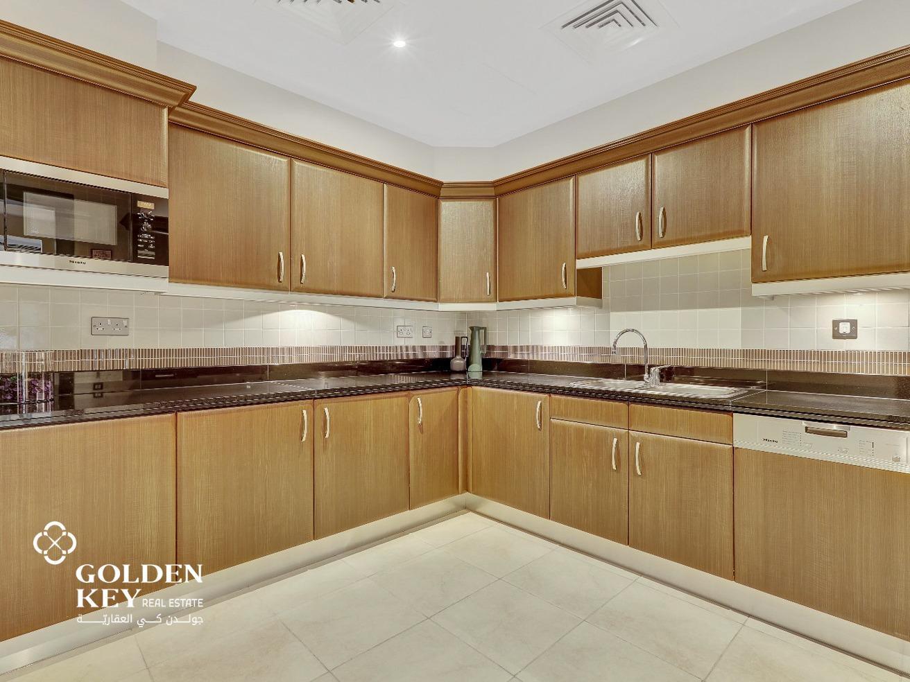 Luxury 2BR w/ Balcony & Marina View | Porto Arabia