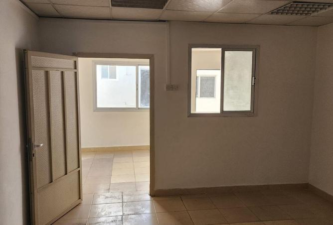 56929387 - Property Image 2