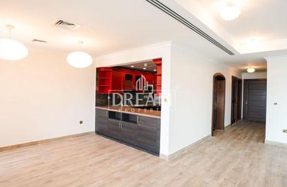 Apartment - 2 Bedrooms - 3 Bathrooms for rent in East Porto Drive - Porto Arabia - The Pearl Island - Doha