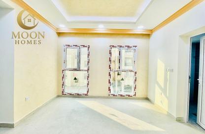 Apartment - 1 - 2 for rent in Umm Ghuwailina 4 - Umm Ghuwailina - Doha