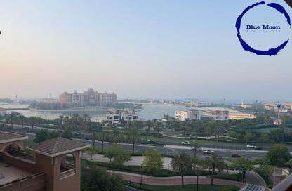 Apartment - 1 Bedroom - 2 Bathrooms for rent in West Porto Drive - Porto Arabia - The Pearl Island - Doha