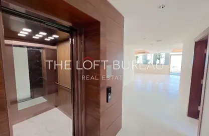 Duplex - 4 Bedrooms - 6 Bathrooms for sale in Gewan Island - The Pearl Island - Doha